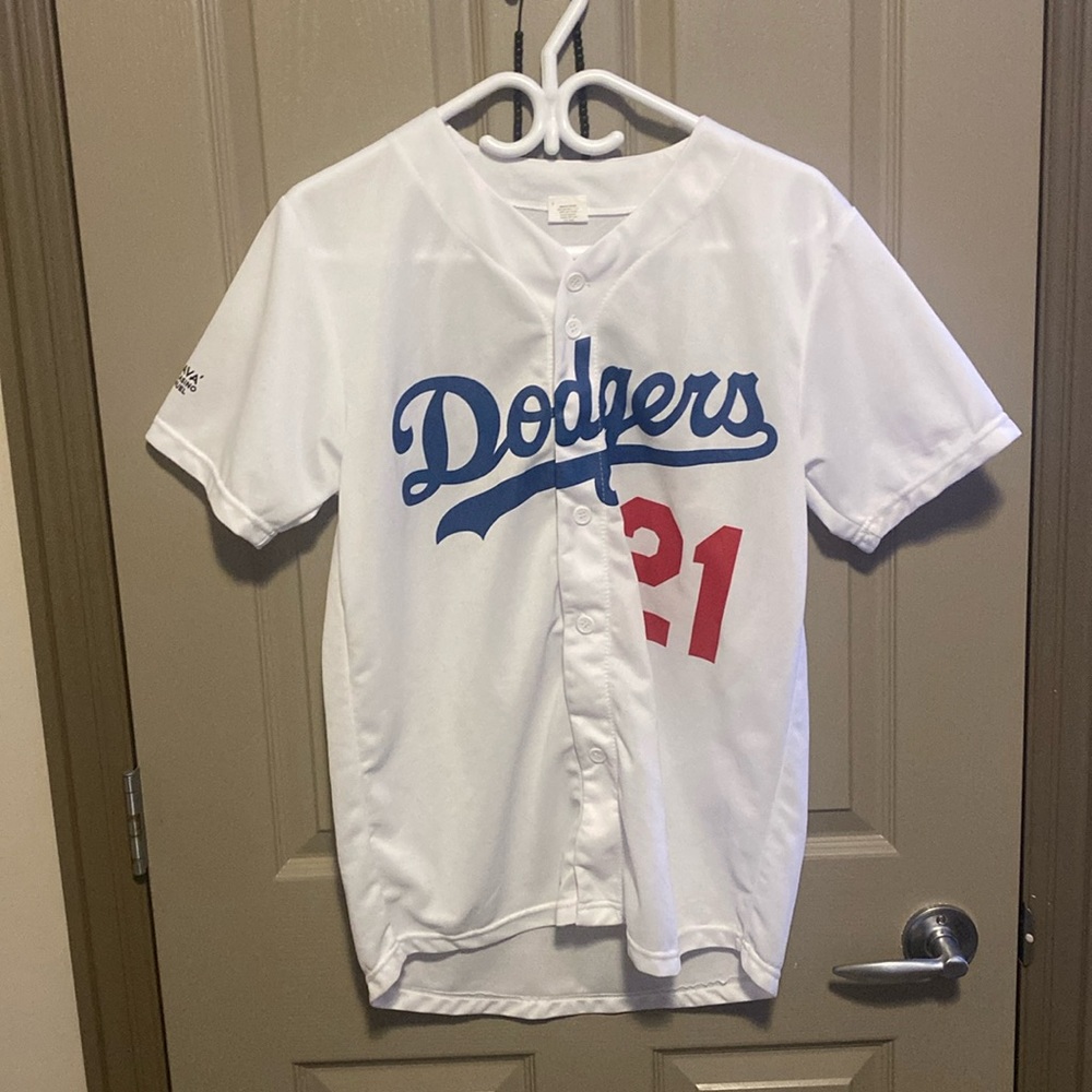 Men’s medium dodgers jersey